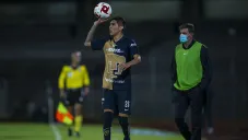 Jonathan Suárez en un partido con Pumas de Copa por México