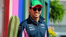 Checo Péres previo a una carrera en la Fórmula Uno