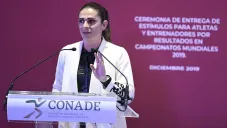 Ana Gabriela Guevara en un evento con Conade