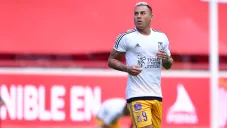 Edu Vargas calienta previo a un duelo con Tigres en Liga MX