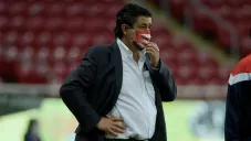 Chivas: Luis Fernando Tena dejó de ser entrenador del Rebaño, anunció el club