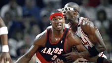 Clifford Robinson, durante juego ante los Bulls