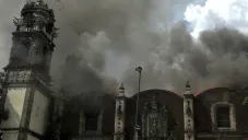 Iglesia de San Hipólito: Recinto religioso se incendia