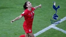 Alex Morgan celebra una anotación con Estados Unidos