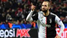 Gonzalo Higuaín en partido con la Juventus