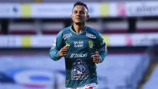 Luis Montes en partido con el León