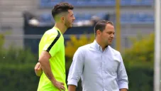 Santiago Baños junto a Guido Rodríguez