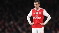 Mesut Özil, en un compromiso con el Arsenal