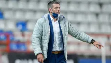 Paulo Pezzolano da indicaciones a sus jugadores en Liga MX