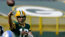 Aaron Rodgers en acción con Green Bay