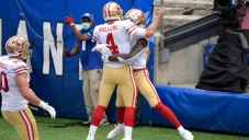 Los 49ers celebran una anotación