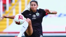 Christina Burkenroad en partido con Rayadas