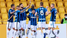 Jugadores del Inter festeja una anotación con Lukaku