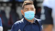 Maradona: El DT de Gimnasia y Esgrima apareció con particulares medidas sanitarias ante Covid-19