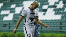 Carlos González se lamenta en juego con Pumas