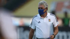 Ricardo Ferretti durante un partido con Tigres