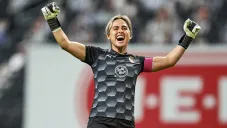 Blanca Félix celebra un tanto de Chivas Femenil