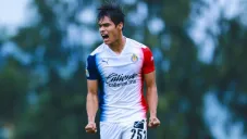 Luis Puente en festejo con Chivas