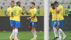 La Canarinha festeja una anotación sobre Bolivia