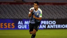 Luis Suárez festejando un gol con Uruguay