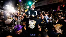 Fans Lakers en celebración