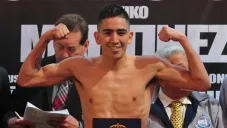 Leo Santa Cruz durante una ceremonia de pesaje