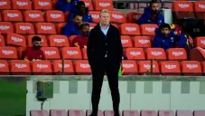 Ronald Koeman durante un partido con Barcelona