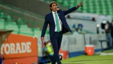 Guillermo Almada en partido con Santos