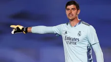 Thibaut Courtois durante un duelo con el Real Madrid
