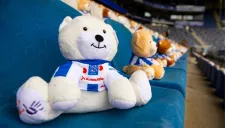 Osos de peluche en el estadio del Heerenveen