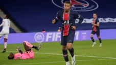 Kylian Mbappé tras una acción con el PSG