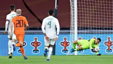 Talavera en acción del Tri ante Países Bajos