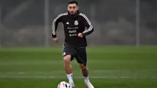 Héctor Herrera en la práctica con la Selección