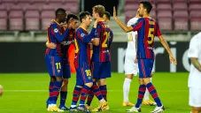 Jugadores del Barcelona festejan un gol