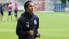La Chofis López en un entrenamiento con Chivas