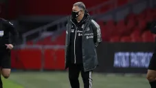 Gerardo Martino durante un partido con México