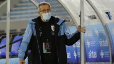 Óscar Washington Tabárez en partido