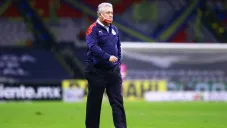 Vucetich dirigiendo un partido de la Liga MX