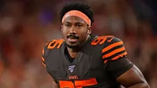 Myles Garrett en un partido con Cleveland