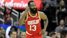 Harden en partido de la NBA