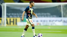 Sebastián Cáceres durante un partido con América
