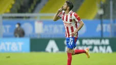 Oribe Peralta jugando en Chivas