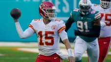 Patrick Mahomes en el partido de Chiefs y Miami