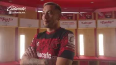 Rubens Sambueza luce la nueva playera de Toluca