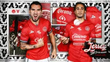 Jugadores de Mazatlán FC posando con su nuevo jersey