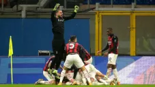 Jugadores del Milan en festejo ante la Lazio