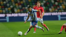 Video: Tecatito Corona fue 'trolleado' por Agustín Marchesín en festejos del Porto