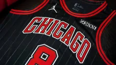 Playera de los Bulls con el logotipo de 'Su Majestad'