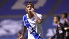 Omar Fernández en partido con el Puebla