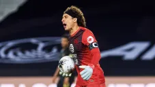 Guillermo Ochoa en un partido con las Águilas